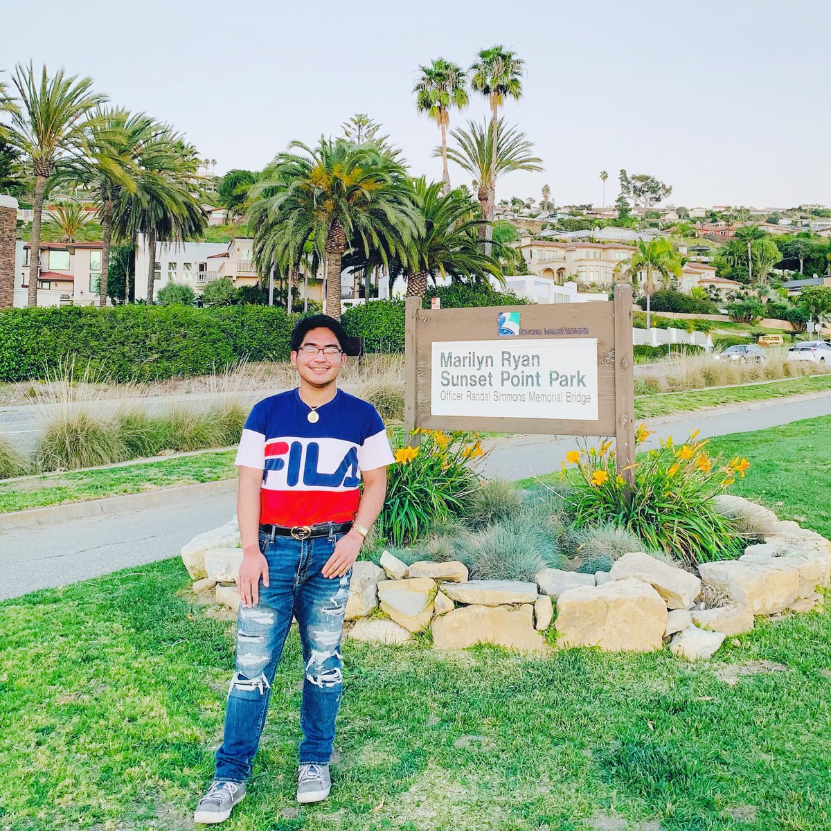 insta_rheytweet's tweet photo. Enjoying life in Cali 🌴, baby!!🤪😎#Awesome.😁🌟#SunsetPointPark!😌#PalosVerdes.😉🌴🌴#BeautifulBackground!😍#CaliWeather!☀️🌲🌴#NatureLover.🥰#OutfitOfTheDay!😎#Thursday.😃 https://t.co/LKgUg1u8Kc
