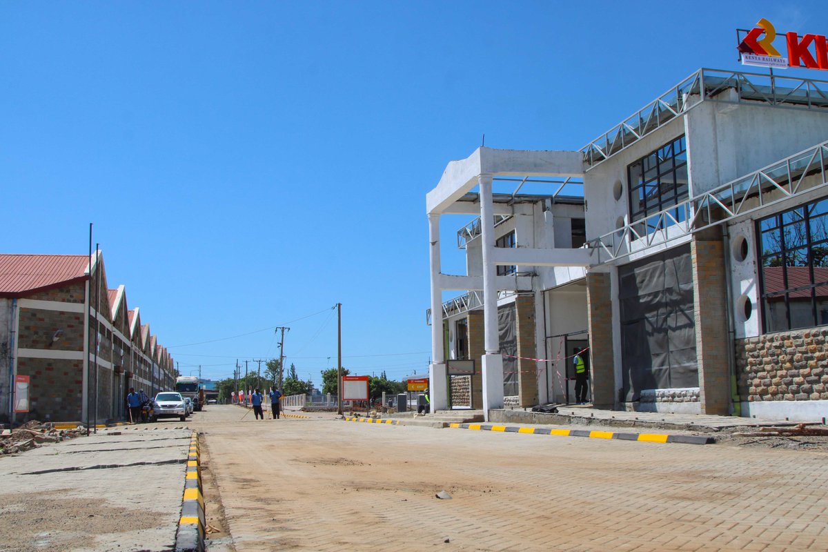 visit_kisumu's tweet photo. Kisumu Railway Station is of required professional standards and meets the modern railway station requirements, complete with a ticket area, lounging area, and functional public address system. @KenyaRailways_ @SpiritOfKisumu #VisitKisumu https://t.co/6qzLB8Hmfd