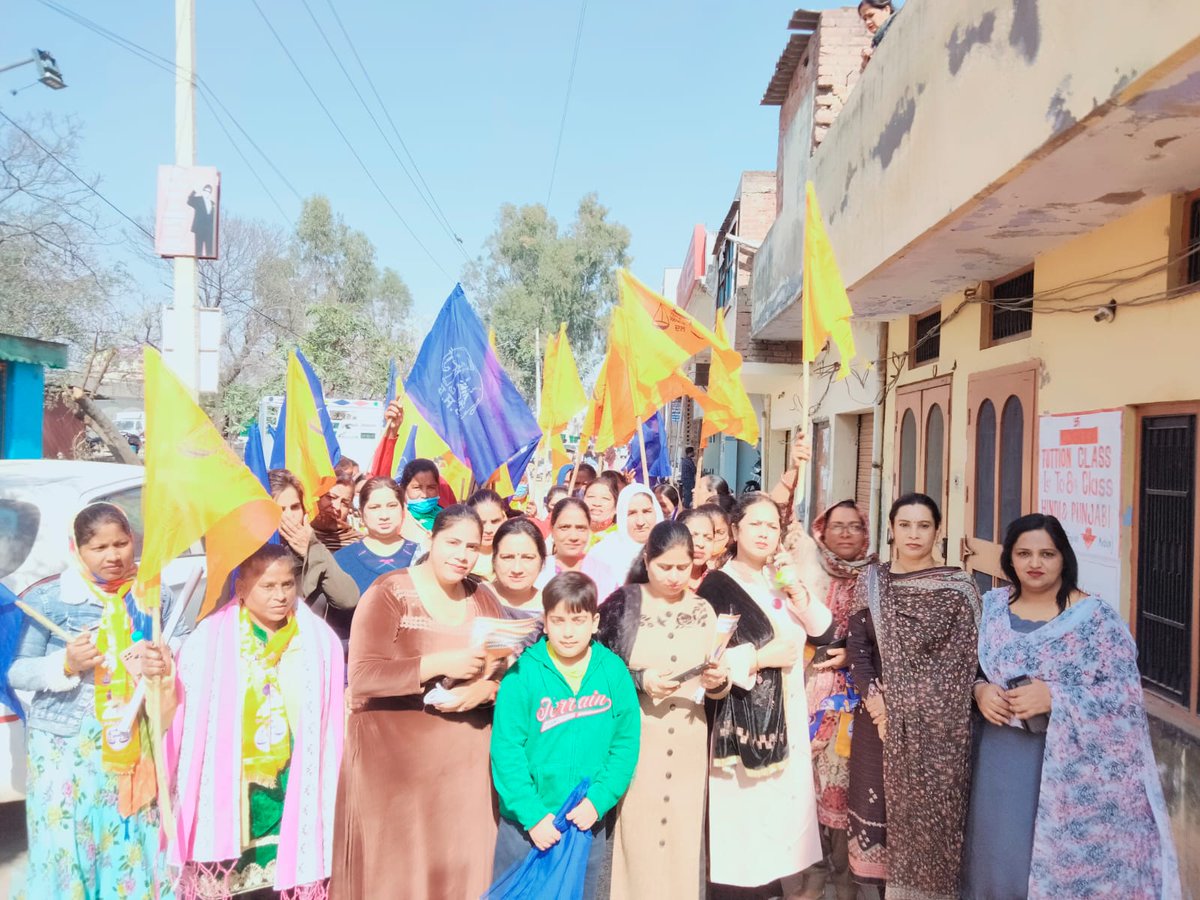 nksharma112's tweet image. Enthusiastic support to Shiromani Akali Dal's door to door campaign in Lalru Mandi. Today my sister-in-law Mrs. Jyoti Sharma met residents of Lalru and appealed to vote in favour of Akali Dal.
#ShiromaniAkaliDal #AssemblyElection2022 #PunjabElection2022 #Akali_BSP_Alliance