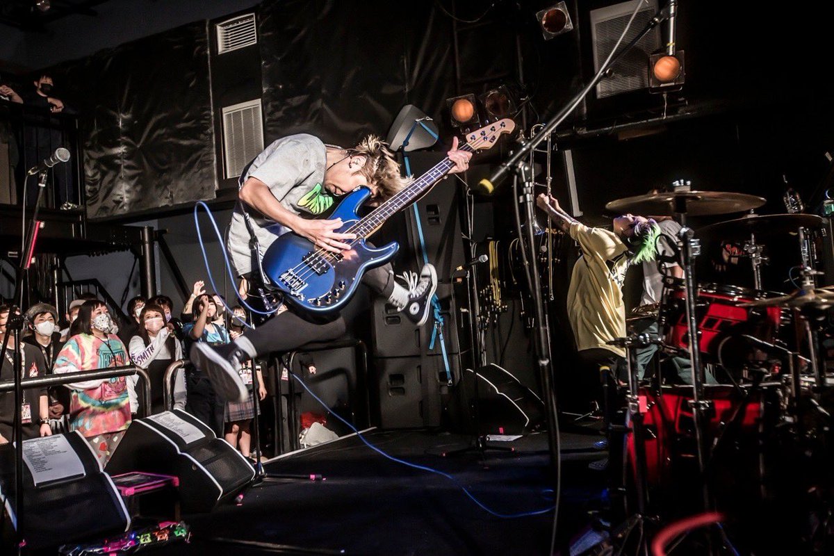 Ba_Vo_YUJI's tweet photo. 2/10(木)水戸LIGHT HOUSE
“Back To Basics TOUR”
photo by @hayachinphoto
復活!!めーちゃくちゃ楽しかった!!
#backtobasics
#backtobasicstour
#heysmith
#shadows https://t.co/K19UmyEwXQ