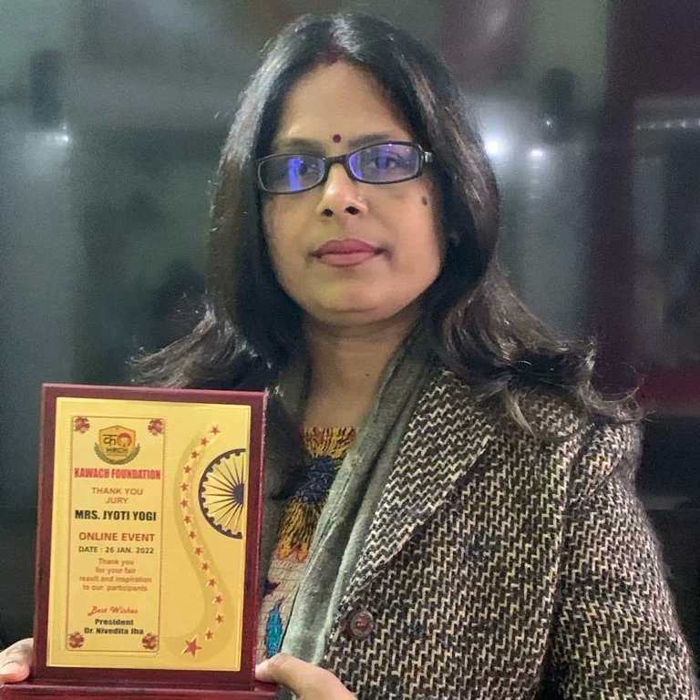 Kawach9's tweet photo. We thank you jury for being a part of our online Event. We at KawachFoundation are really greatful for your support in getting fair results and inspirations to our participants.
Miss Prachi Dhyani 
Mr Nilanjan Chakravarty 
Mrs Jyoti yogi 
#OnlineEvent #Republicday2022 #jurymember https://t.co/jV75K8RwfM