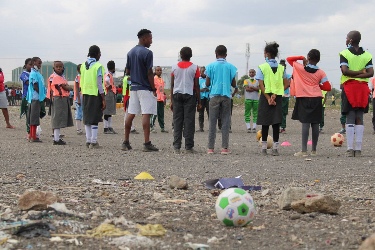 GreenKenya2's tweet photo. The first #communityimpactprogram is about Green-Kenya, our values, what are we doing, why and how can we work together as catalysts for positive change on and off the field.
The number of Children has increased in the sessions. This is what we anticipated this year
#CIP https://t.co/7OpG8KYhHA