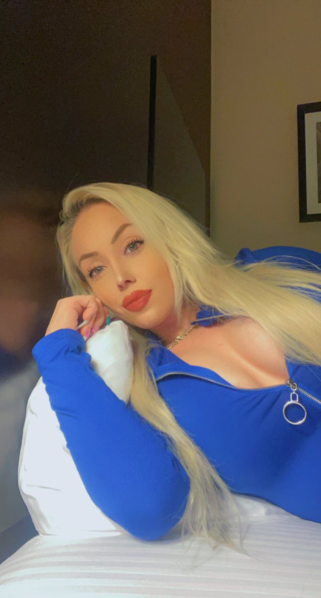 ProvocativeLov3's tweet photo. #SuperBowl Weekend Who's Ready!
🏈 https://t.co/3I3LPGOoJx