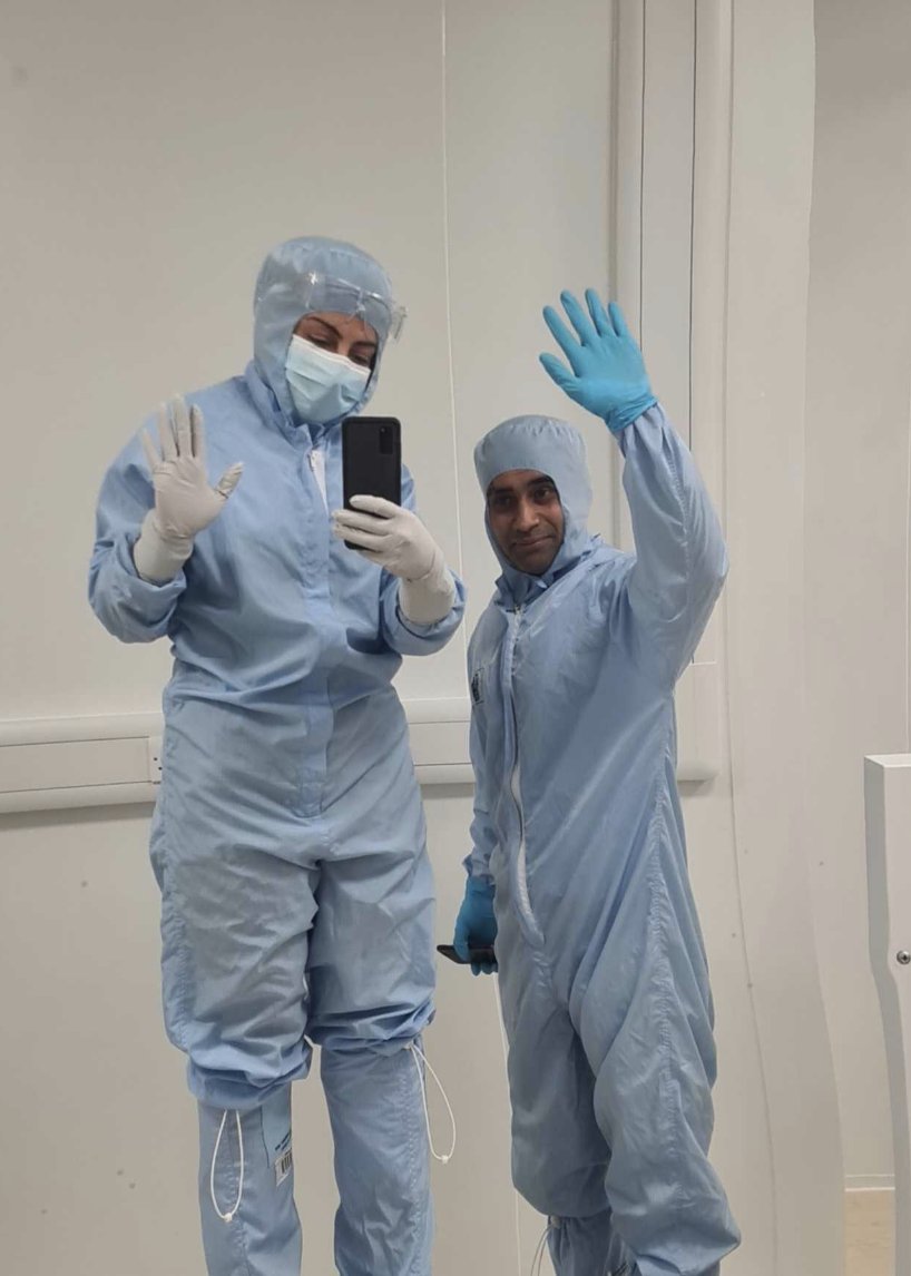 Today, for #WomenScienceDay, we couldn't resist sharing this pic of <a href="/KSRKRN/">Kowsar Shahbazi</a>, our incredible #nanofab engineer working on the core of our #quantum computers, fully ready to get into the cleanroom.

Kowsar is inspirational! To join her in our tech team 👉 apply.workable.com/oqc/