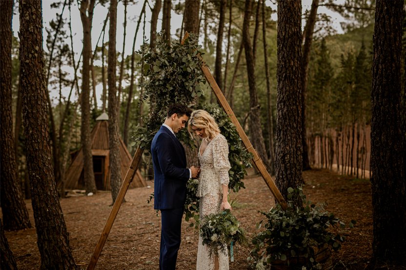 unabodaoriginal's tweet photo. Hoy en el blog, la maravillosa #bodadeinvierno de Konsty y Santi, celebrada en un entorno natural de cuento https://t.co/00abXol096 #bodainvierno #boda #bodas #unabodaoriginal #blogdebodas https://t.co/YnfN8hl0Gr