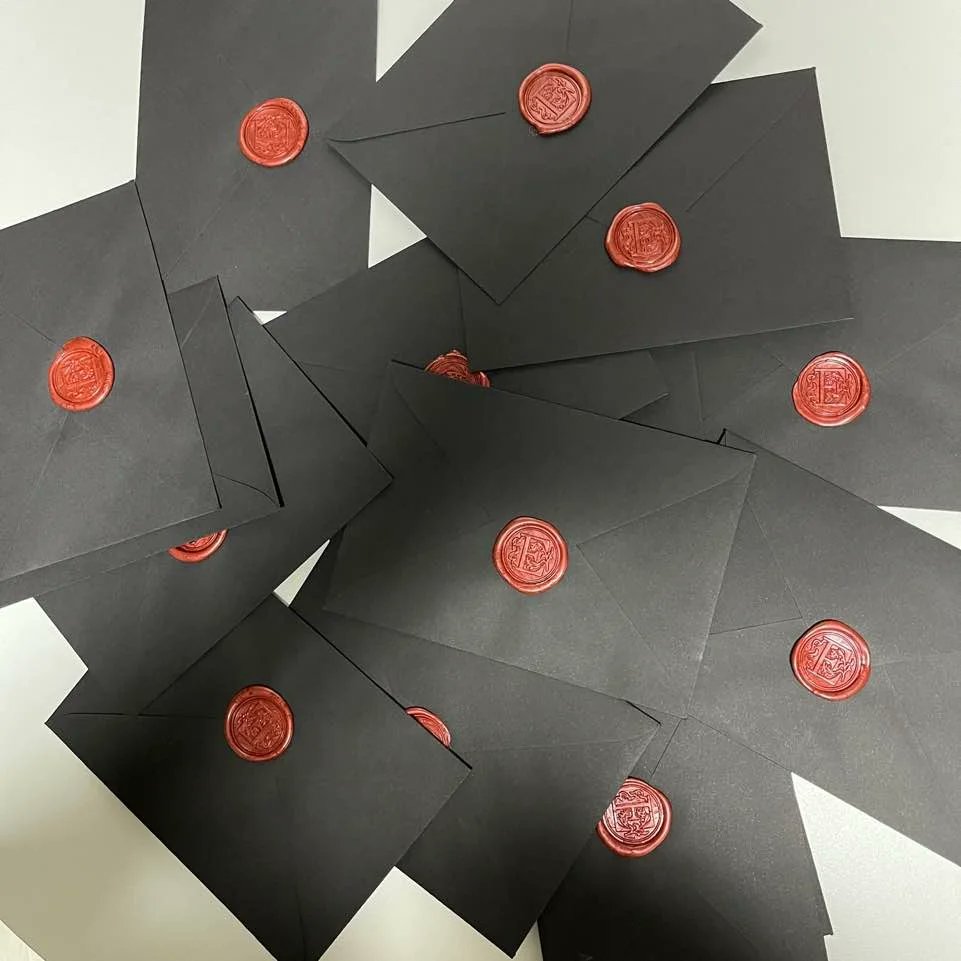 <emif의 밤> 초대장을 발송했습니다.
행사 당일 지참해주세요:)

emif의 밤을 기념하여 emif 뱃지를 제작했습니다. 행사 당일 참여하시는 모든 회원분들에게 뱃지를 나눠드립니다. 

곧 만나요!