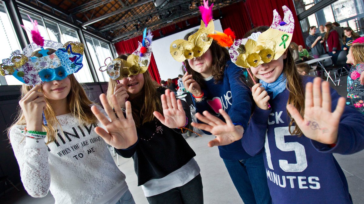 🎉A punt per #Carnaval❓ A #ElBornCCM ho celebrarem com ho feien a la #Barcelona1700!

🎭Al taller de màscares i dansa aprendrem a fer barrets, màscares, antifaços, punys, tocats i gorgeres i gaudirem de l'espectacle-taller amb <a href="/XURIACHcomp/">XURIACH</a>.

🔗ow.ly/vf0N50HStbo