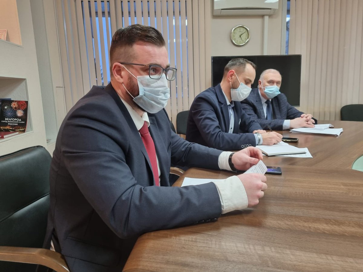 IvanovoRf's tweet photo. Владимир Шарыпов встретился с волонтерами движения «Мы вместе» https://t.co/fcVDx6o68P https://t.co/VUwz0cN5BE
