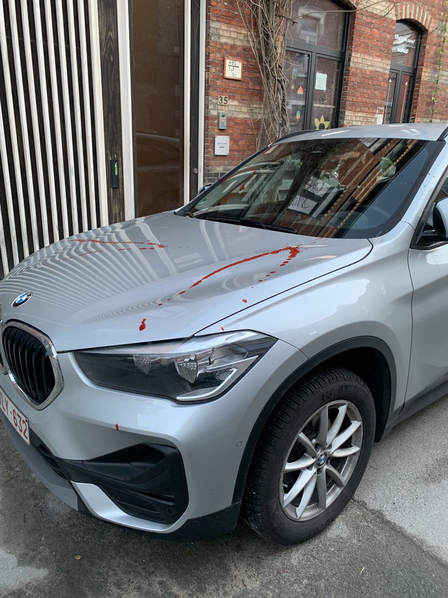 a peaceful morningwalk in Gent💞 grappige is gwn da het op keiveel auto’s is die géén SUV zijn en ook… als ge iemands voorruit vol hangt… rijdt die mss sneller een fietser aan… just a thought hé