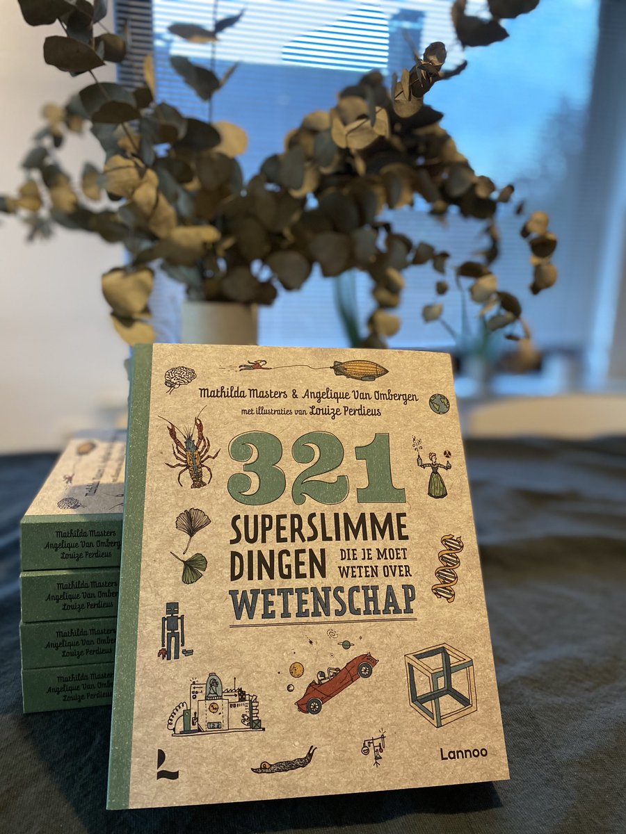 Joepie, hij is er! 321 superslimme dingen die je moet weten over wetenschap. Van ´Alles aarde’ 🌎 over ‘De stoffen in hun element’ 🧪🧑🏽‍🔬 tot ‘De wereld van de toekomst’ 🤖 en alles ertussen! Merci #mathildamasters, #louizeperdieus &amp; <a href="/Lannoo/">Uitgeverij Lannoo</a> ! Vanaf nu overal verkrijgbaar 📚!