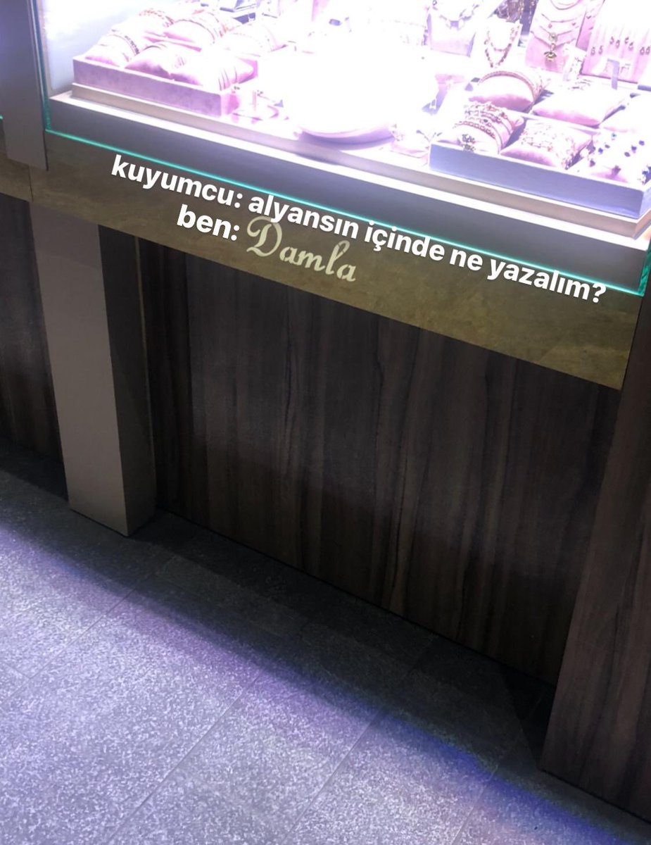 babyydam's tweet photo. enisteniz yaklasik 2 aydir icinde damla gecen bi sey gordugunde su sekil darliyo https://t.co/8Js1NLvZmT