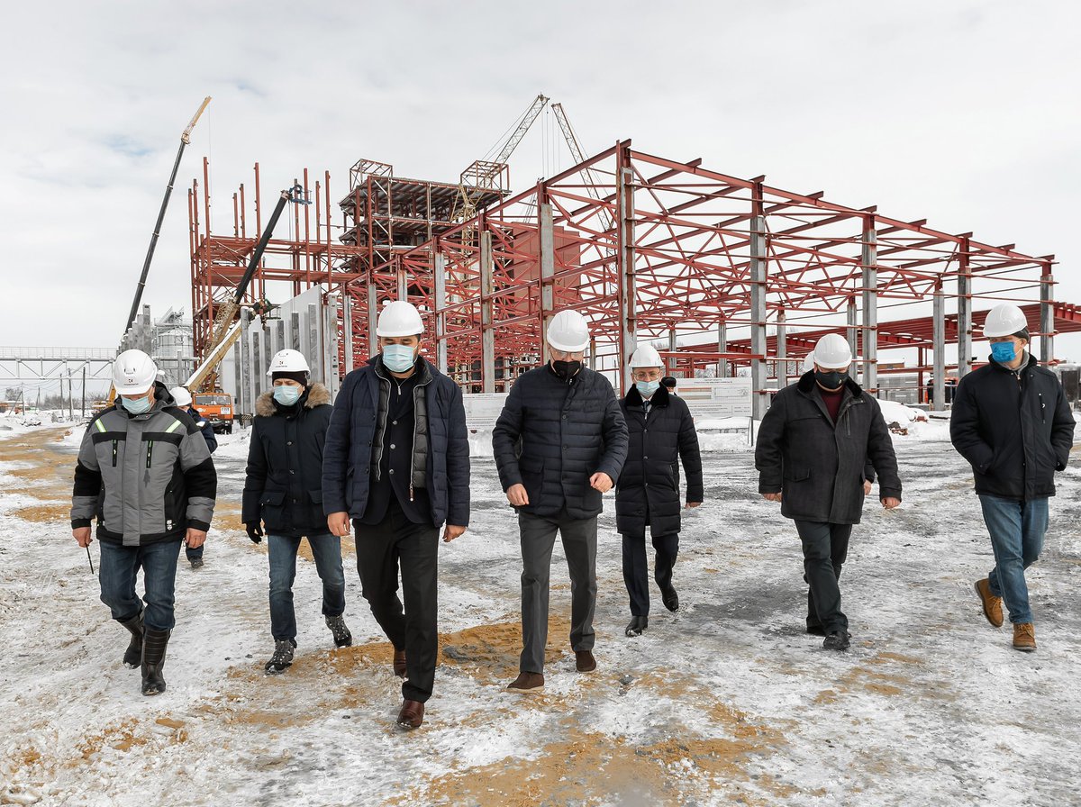 10.02.2022 губернатор Пензенской области О.Мельниченко посетил площадку «Дамате», где мы модернизируем элеватор и строим комбикормовый завод. Инвестиции - 3,5 млрд руб. Новые объекты позволят значительно увеличить мощности единовременного хранения зерна и кормопроизводства.
