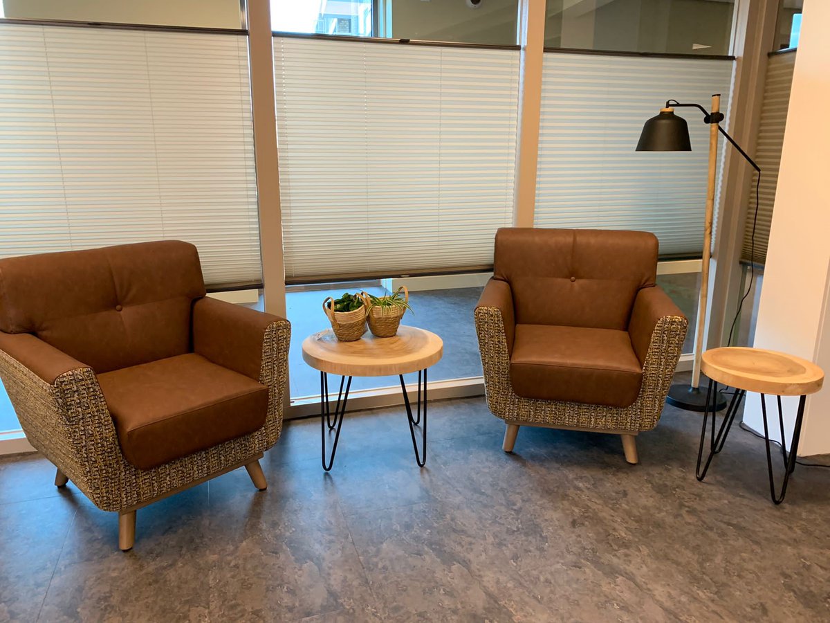 Benieuwd naar de gemeenschappelijke huiskamers, het atrium en de brasserie in De Hofstee? Bekijk de nieuwste update op onze website voor de foto's! Kijk op: bit.ly/3BeQ4dg