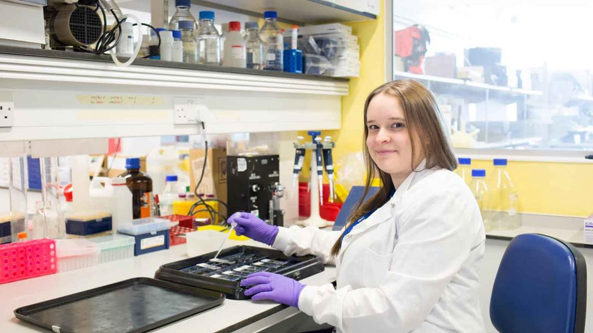 mssocietyuk's tweet photo. Today is #InternationalDayOfWomenAndGirlsInScience! 👩‍🔬🧪🧫

We'll be celebrating some of the incredible females working in science who are making a difference for #MSResearch! Throughout the day, we'll introduce you to a few of them! Keep checking in with us.

#IDWGS #IDWGS2022 https://t.co/Q1aALAxqf6