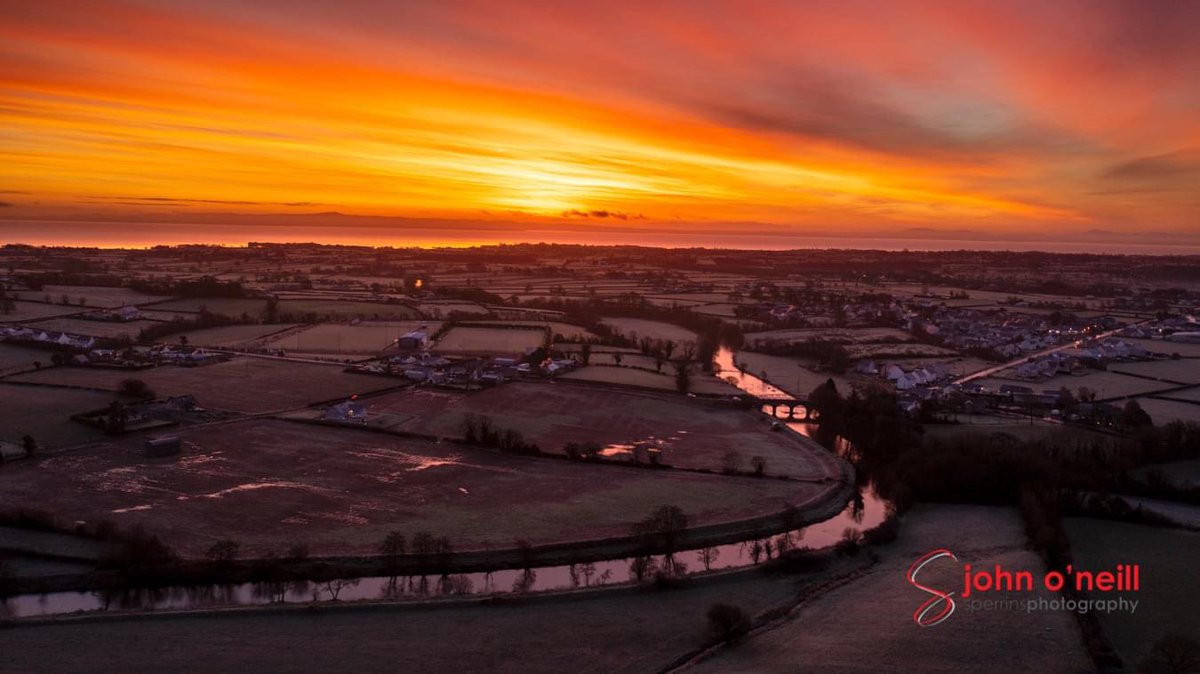 The sunrise this morning ❤️ Ballinderry river glowing. <a href="/bbcniweather/">BBC NI Weather</a> <a href="/barrabest/">Barra Best</a> <a href="/deric_tv/">Deric</a> <a href="/Louise_utv/">Louise Small</a>