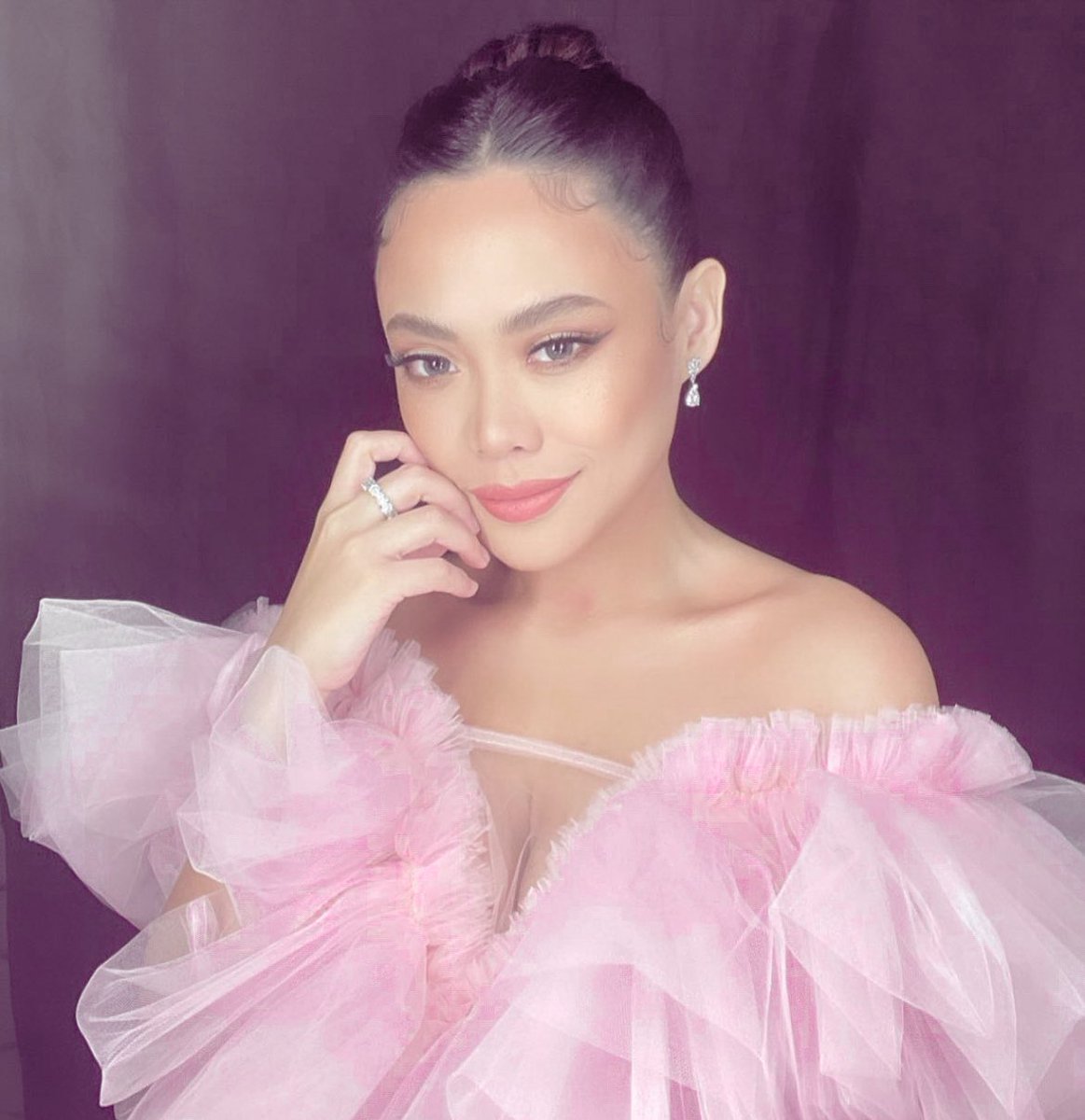kimsmolina's tweet photo. You know it. 💖🎀 https://t.co/fZOYNBpiSX