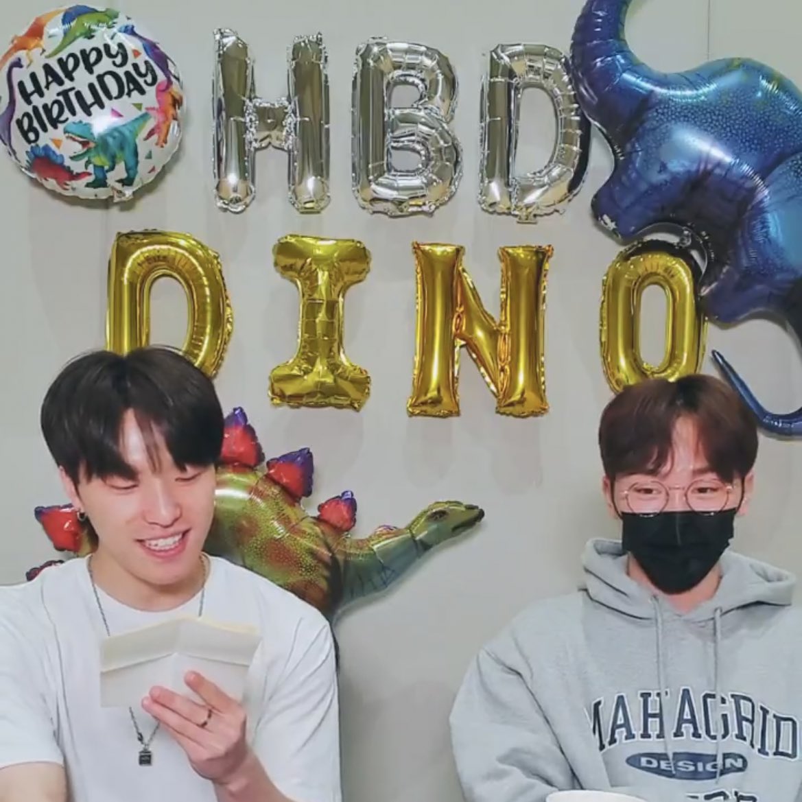 to. 찬
우리 막둥이 찬이 생일축하한다.
편지를 쓰면서 생각해보니 우리가 서로 만난지 10년이 되었더구나 ~ 
•••

받아쓰기 실패 하였습니다 ..