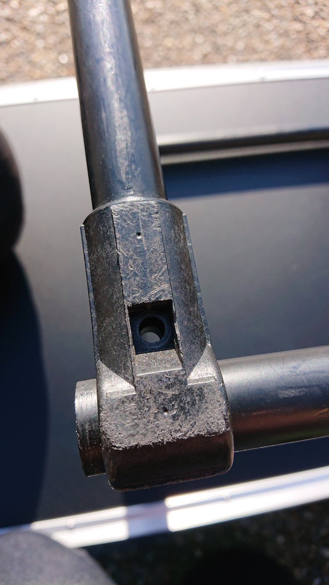 え？ 2月も中旬？ いつの間に！
それはともかく、道具のメンテナンスはしっかりしないと行けないなと思いました。
ローラー台のネジが外れててぐらぐらしてました。