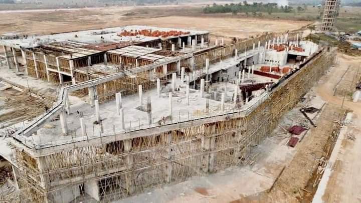 ThatVyktur's tweet image. Progress on the construction of the most beautiful and largest airport in the South East by Dave Umahi of Ebonyi State. He's an APC member for a reason.

Retweet aggressively let's pepper these blody Pdpians. 

APC &amp;amp; projects na 5&amp;amp;6