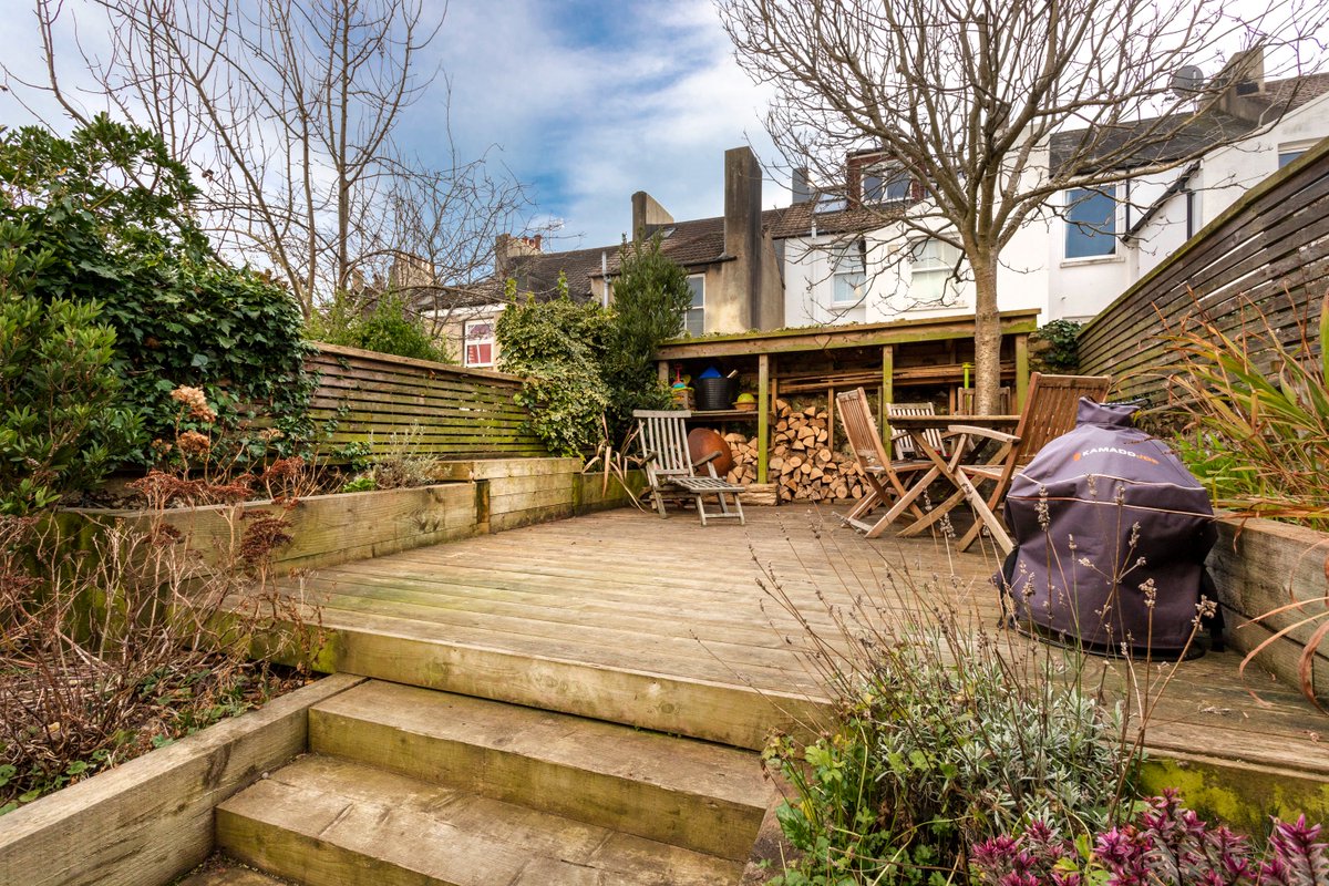 🚨 HOT NEW PROPERTY 🚨

✅ Four bedrooms
✅ South facing garden
✅ Period features
✅ Beautifully presented

📞 01273 778844
📧 hove@sawyerandco.co.uk

#homeinspo #sawyerandco #property #newhome #hove #seaside #citylife #periodproperty #style #homeinterior #familyhome #sales