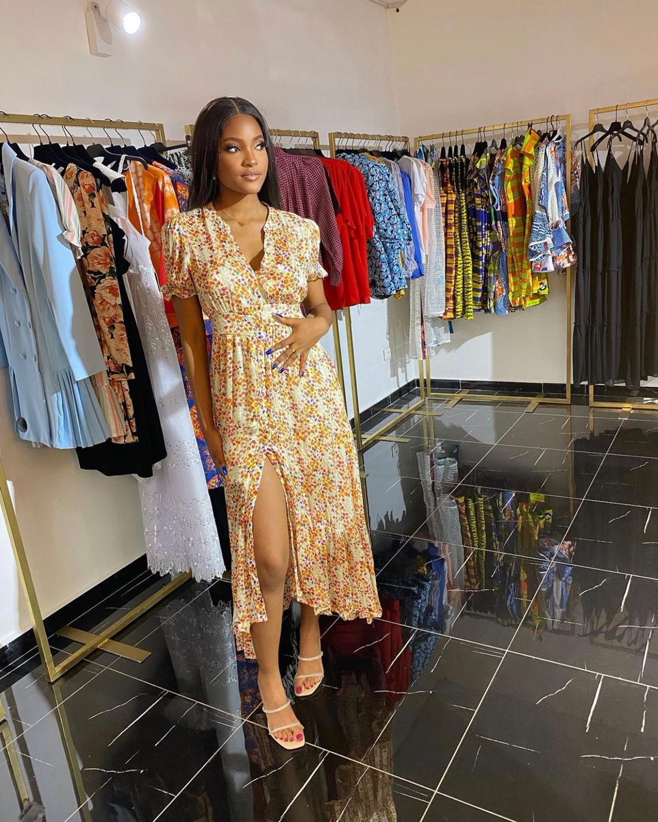 eles_store's tweet photo. Quel sera votre look pour la célébration de la fête de la jeunesse? Plutôt team longue ou team courte robe? https://t.co/ov2ySZey2z