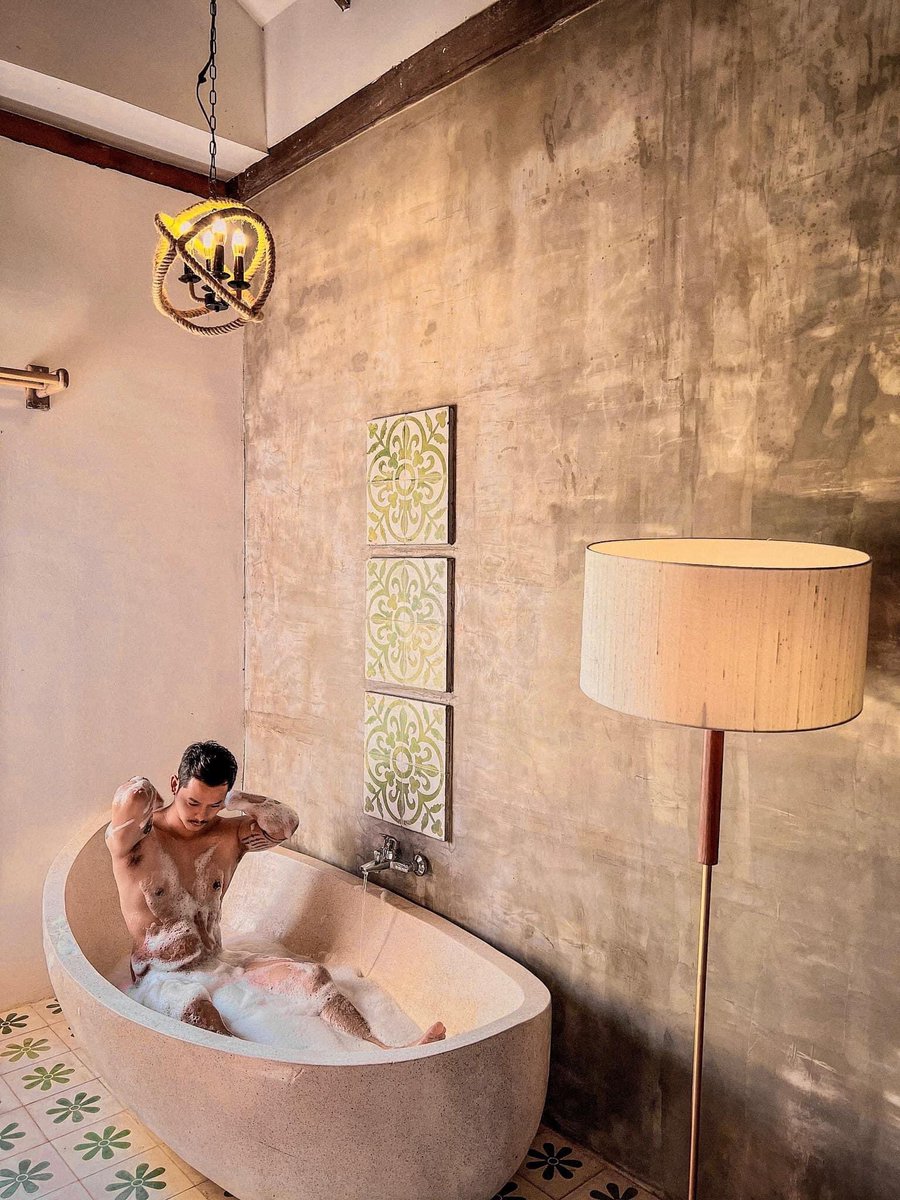 រាងស្អាតតែតូចតិច