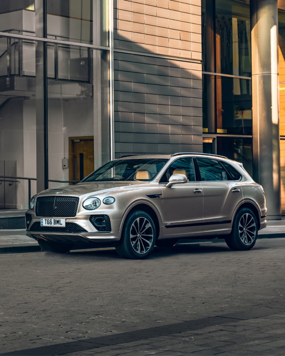 BentleyMotors's tweet photo. The luxury SUV that changed the luxury SUVs forever. The #Bentayga. #WorldOfBentley | 📷: Tom Carter https://t.co/tzUhP7V0LK