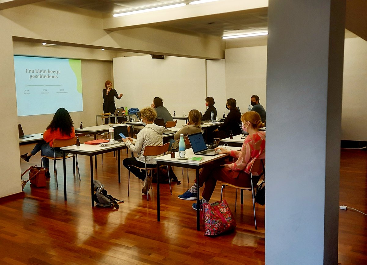 Socius vzw (@sociustweets) on Twitter photo Opnieuw bakje vol (en coronaproof) voor ons #communicatieatelier 'Je eigen #podcast maken' met de straffe <a href="/SaraLogghe/">Sara Logghe</a>. Nu al benieuwd naar de resultaten van de zaadjes die vandaag geplant worden. Opnieuw bakje vol (en coronaproof) voor ons #communicatieatelier 'Je eigen #podcast maken' met de straffe <a href="/SaraLogghe/">Sara Logghe</a>. Nu al benieuwd naar de resultaten van de zaadjes die vandaag geplant worden.