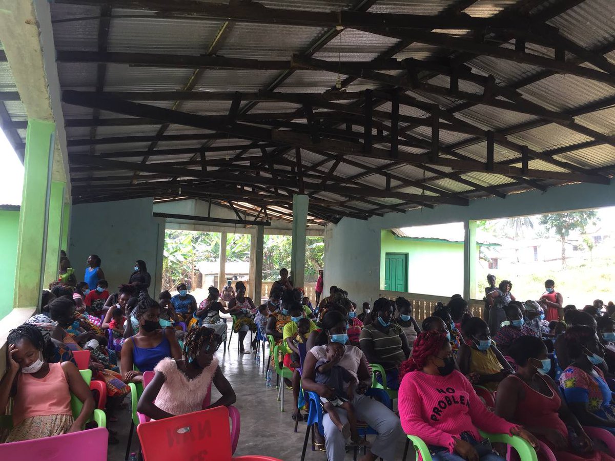 UMaTHub's tweet photo. Our roadshow to highlight the GrEEn Incubation Programme targeted at women entrepreneurs and aimed at providing more information on the GrEEn Bootcamp for women entrepreneurs happened live @Axim, Western, Ghana. #snvgh #viral #GrEEn #UHub #GrEEnproject #womeninbusiness https://t.co/o51iZJKhno