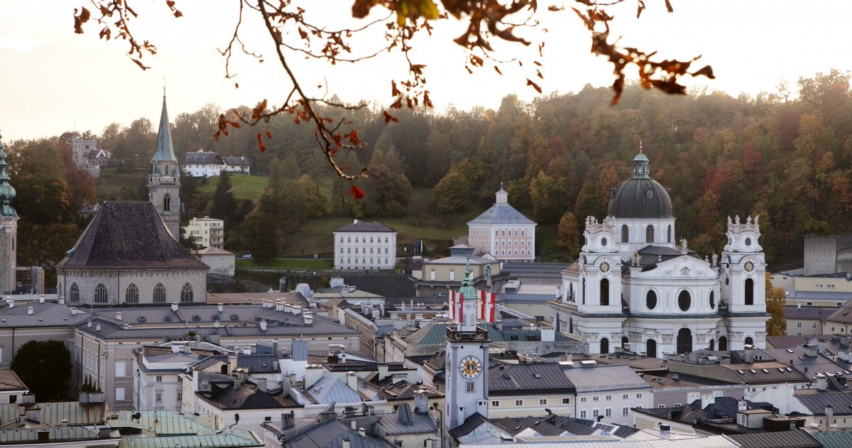 Politico's #euscf2022  was a great opportunity to meet you! Now join us to become an EU-expert at Salzburg University and make the EU your career! For more information: bit.ly/3KiC4Dv