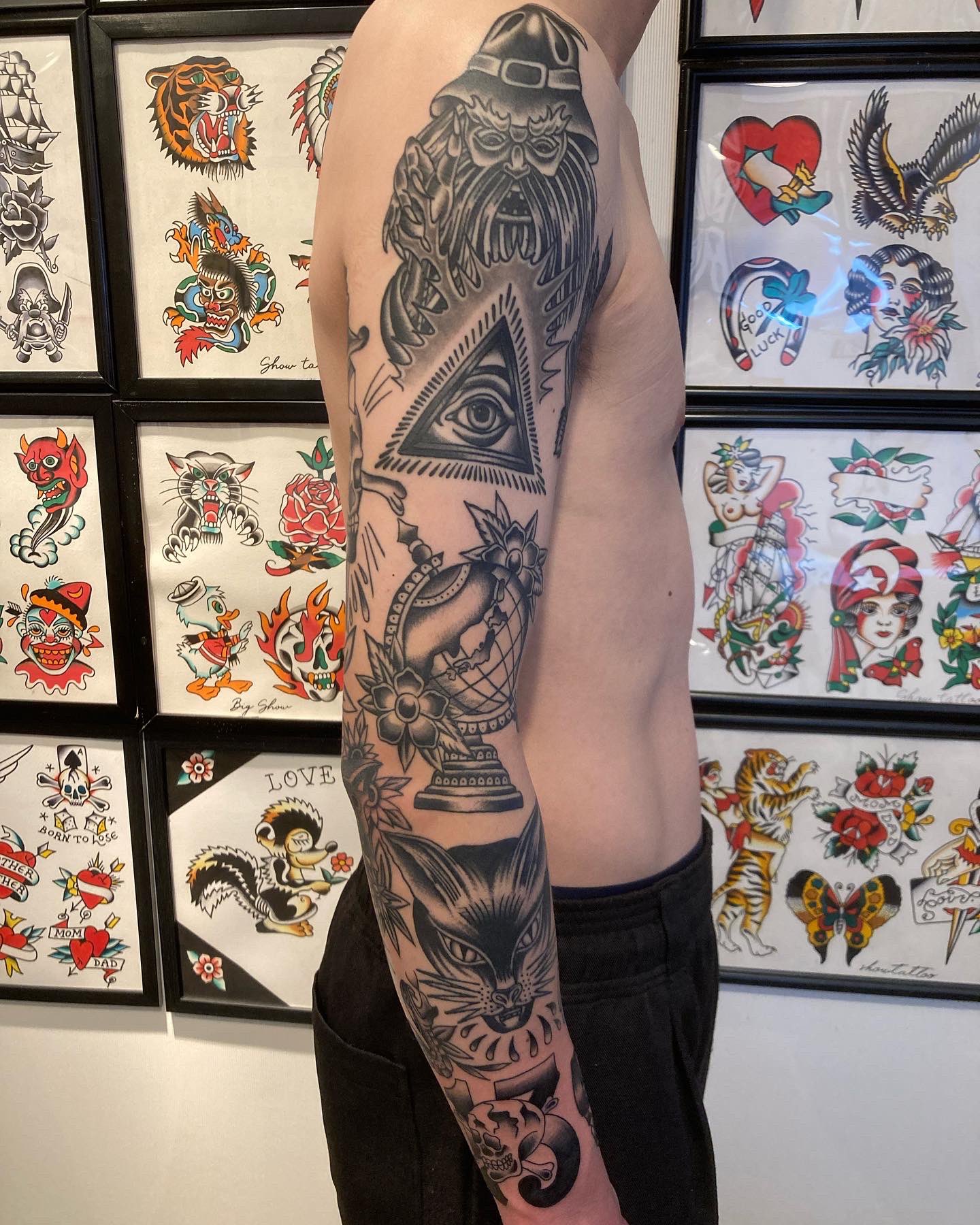 Show Tattoo あと少し隙間を埋めたりすると完成です いつもご覧頂きありがとうございます 3月のご予約に関するお問い合わせなどお待ちしております 愛媛 松山 タトゥー Tattoo 刺青 彫師 四国 Dm Rt アメリカントラディショナル