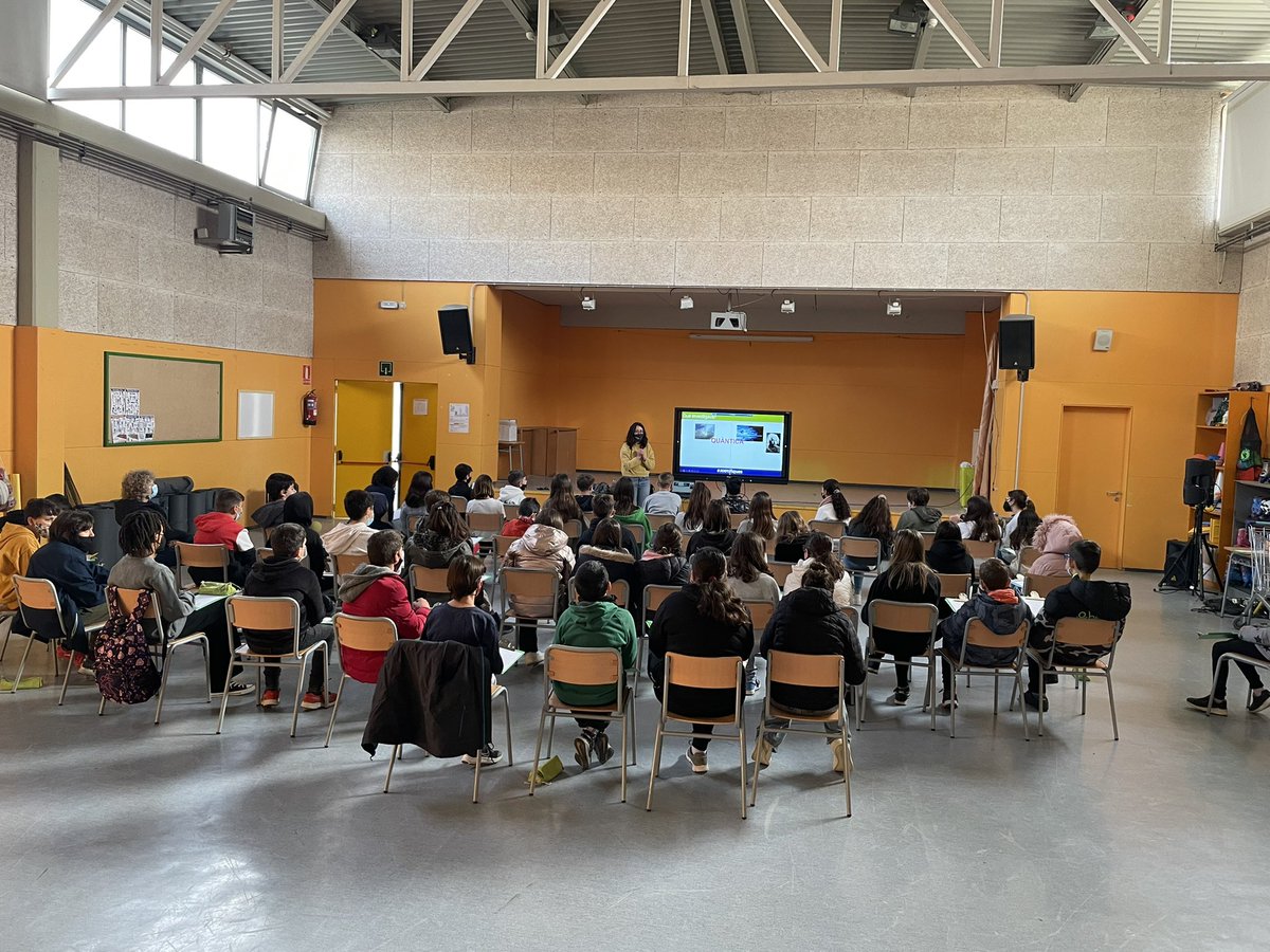 SircPV's tweet photo. Avui fem visible el paper de la dona a la Ciència. Gràcies @AnnaDrou.        11 de febrer, Dia internacional de la dona i la nena en ciència. @EscolaGiroi, sisè aprenent.  #100tifiques @CRMatematica https://t.co/guwDf8G8XZ
