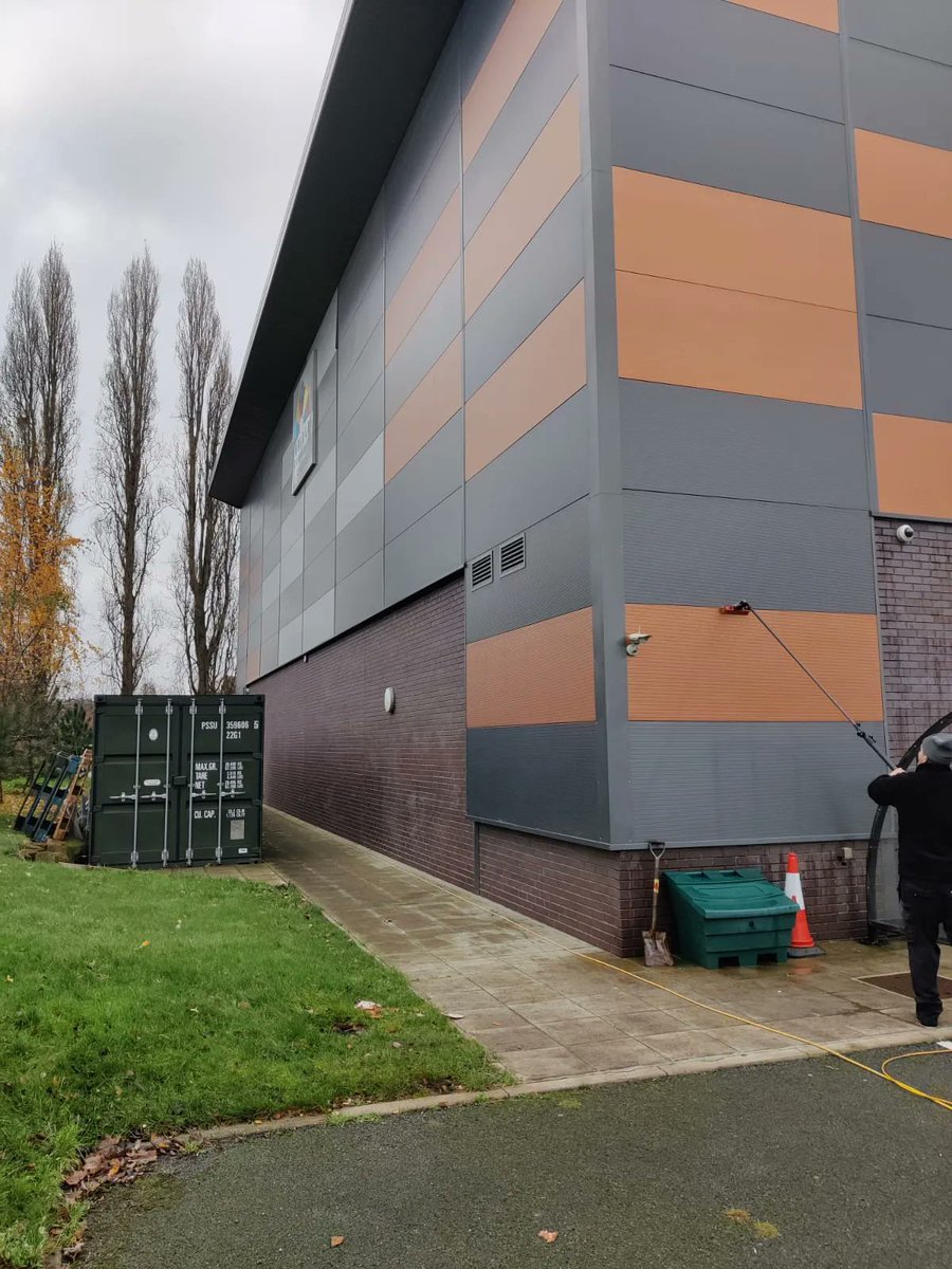PhoenixPCC1's tweet photo. CLADDING CLEANING

We clean the windows for this client in Leeds on a monthly basis. Recently they asked us to add cladding cleaning onto their schedule.
https://t.co/aIrRW5i3BS
#claddingcleaning #pcc #leeds #phoenixcleaningcompany #commercialcleaning https://t.co/XOmlnHUZae