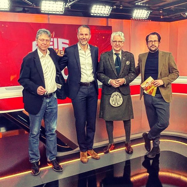 Eine irre und eine geile Reise so far… 200 (!!!) Sendungen #REIFISTLIVE mit dem großartigen Marcel #Reif und meinen Kollegen <a href="/waltermstraten/">Walter M. Straten</a> und <a href="/brue100/">Matthias Brügelmann</a>. Besonderer Dank ans Ganze Team hinter der Kameras! #bild #bildtv #bildimTV