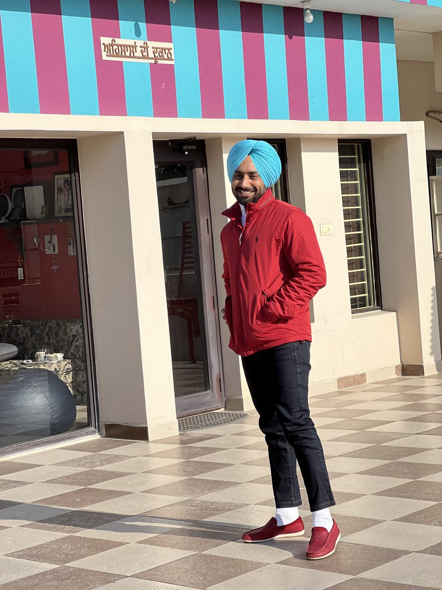 SufiSartaaj's tweet photo. ❤️ਵਾਲ਼ੇ ਜਿੰਦਰੇ ਦੀ🔑ਲੱਭ ਗਈ 
ਦੁਕਾਨ ਤਾਂ ਫ਼ਿਰੋਜ਼ੀ ਤੇ ਉਨਾਭੀ ਲੱਭ ਗਈ !!
𝒦𝒶𝓂𝒶𝒶𝓁𝐻🌞𝒢𝑒𝒶.•♫•♬• 
𝓼𝕒Ｒ𝓽ａค𝐣 •♬•♫•.
https://t.co/K0qIkMEF3r https://t.co/KnIf5Vlivx