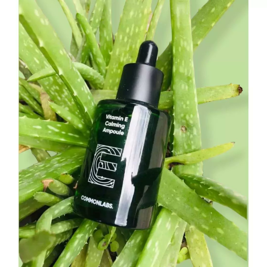 annaarzaga_'s tweet photo. This ampoule has a gel type consistency but it eventually becomes watery when applied to skin. 
- Provide a cool feeling upon application
- Helps to calm/ soothe my skin by reducing redness
- It did not irritate me
#commonlabs #skincareroutine https://t.co/MUMm6HJ47P