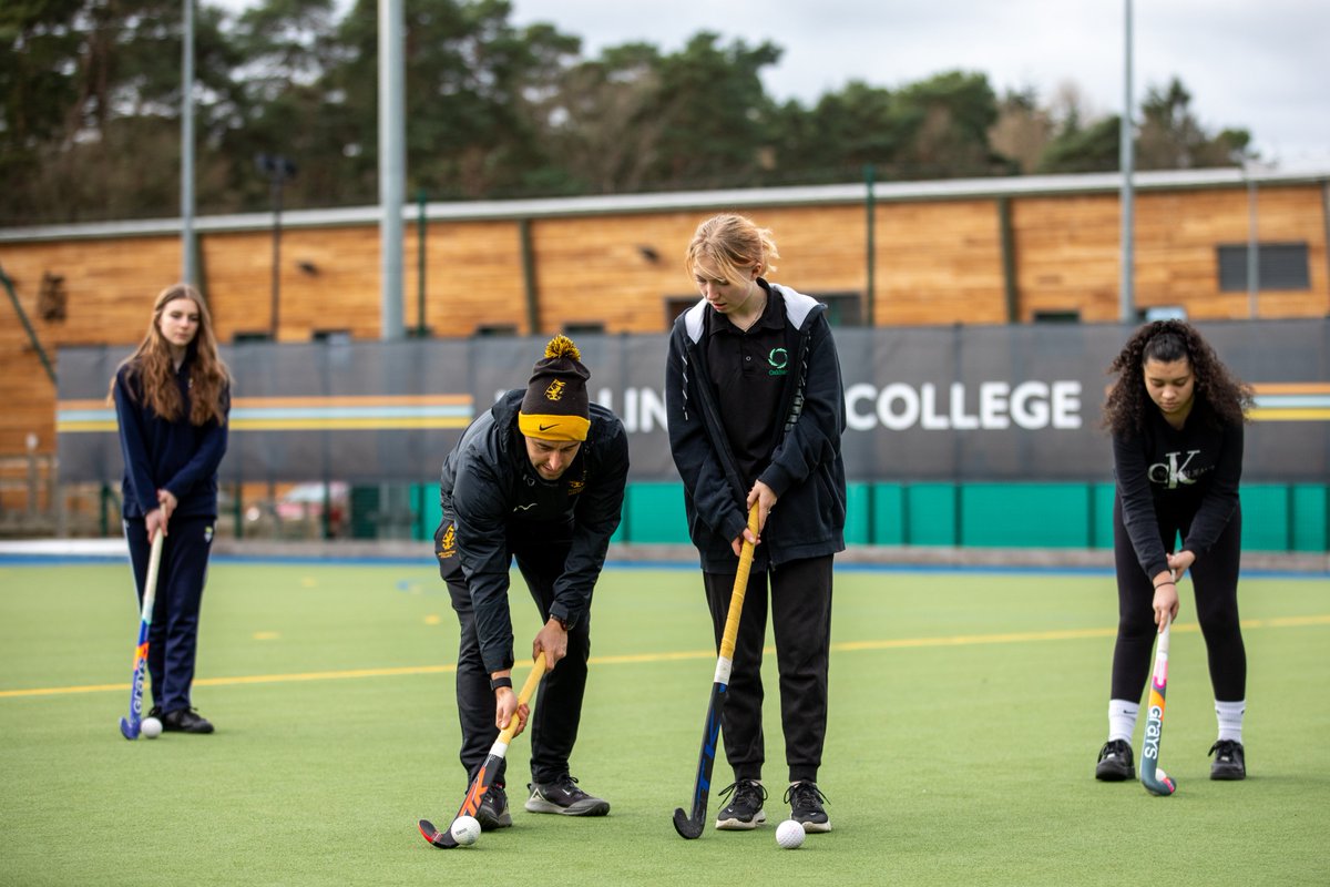 WCLA_UK's tweet photo. Delighted to welcome our Y11 #WheelerProgramme students back to @WellingtonUK this week.
'Waking up in 2022' the theme, which featured a UK Politics debate, Crypto Currency lecture, a discussion on how to better verify online info & a hockey masterclass session! https://t.co/HmnuTYd8Ds