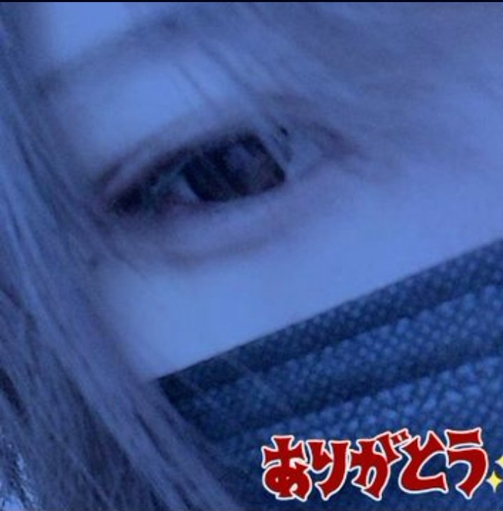 ririsyu1's tweet photo. こんばんは みなさん3連休楽しみですね
いつもありがとうね笑っ てか油が飛んで赤い そだローソンの新作食べる美味しいのかな？なんか今日はいろいろ楽しかったかな♬ #いいねした人全員フォローする #歌ってみた #推し不在 https://t.co/5Qwn1QvGsP