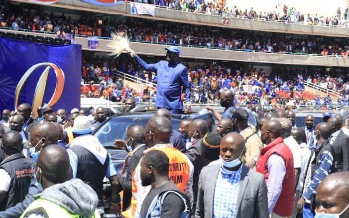 Darriuz9's tweet photo. How about a poll. Which side are you on?

Retweet for  Kenya kwanza
Like for Azimio
#KenyaKwanzaInNakuru
#SabinaChege 
#AzimioLaUmoja 
#rutoplanningviolence https://t.co/eAQxfcXUgm