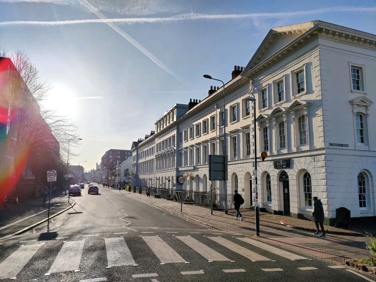 ExeterHub's tweet image. 🌇Good morning Exeter! Beautifully sunny and frosty day this morning.

Quite a few of our clients will be at The Notworking Networking Club this evening, hosted by Chris Bentley at @Bootlegger_bars ... will you be there?

#Exeter #Exeterbusiness #Exeternetworking @ccbentos