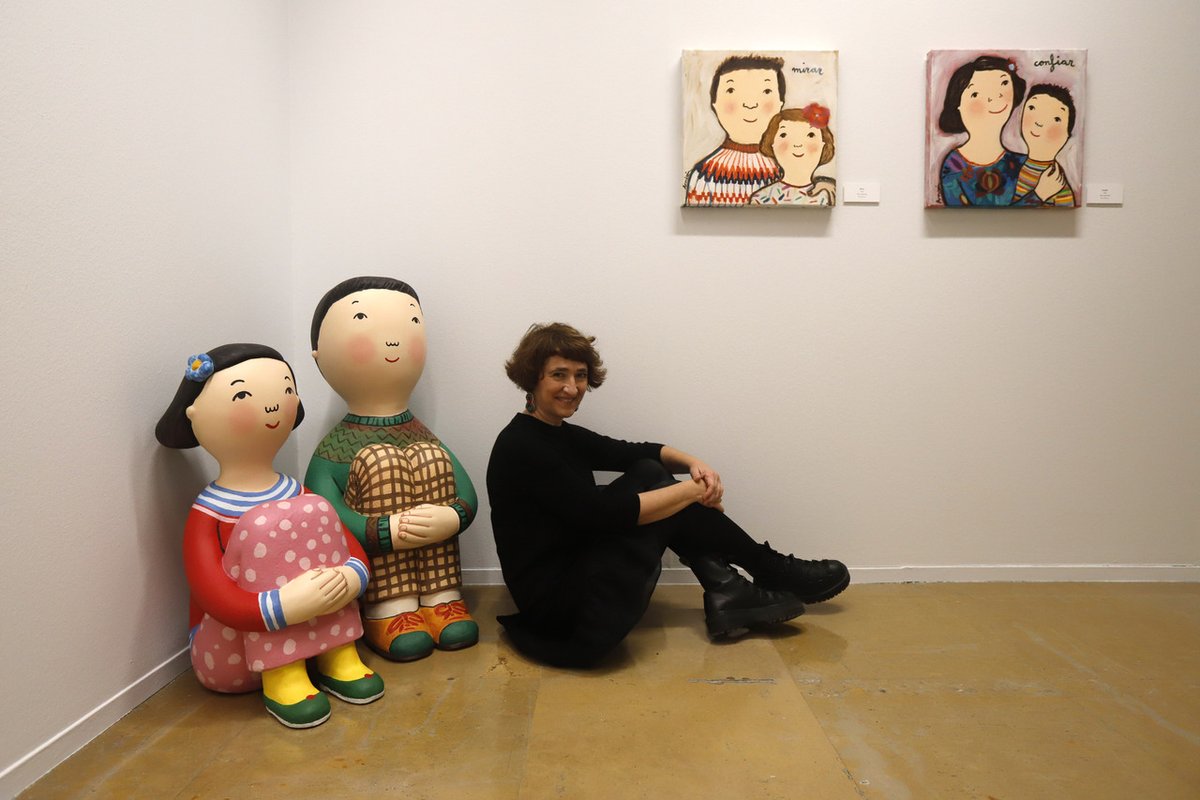 👩‍🎨 La alegría de <a href="/EvaArmisen/">Eva Armisen</a> deslumbra en la Lonja

La artista aragonesa inaugura su primera gran exposición compuesta por más de 200 obras en su ciudad natal, #Zaragoza

#AlegriaEvaArmisen

👉 Puedes leer la noticia completa en elperiodicodearagon.com/cultura/2022/0…