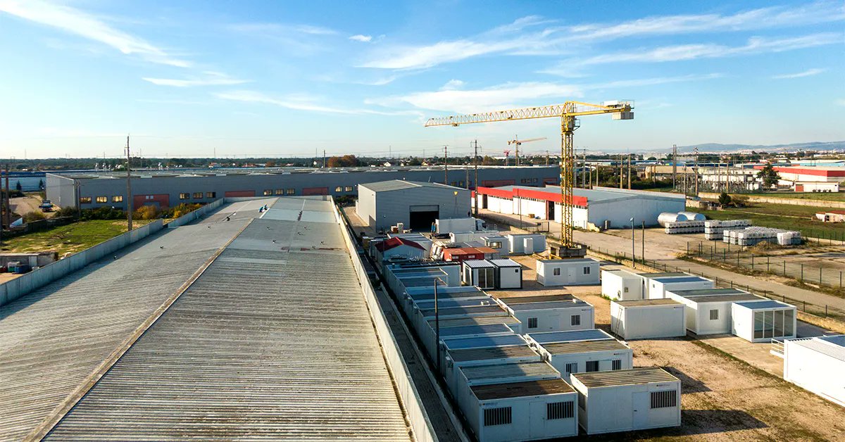 Neotex_pt's tweet photo. ➡️ Uma cobertura metálica pode ter uma 𝗲𝗹𝗲𝘃𝗮𝗱𝗮 𝘃𝗶𝗱𝗮 ú𝘁𝗶𝗹 com uma manutenção adequada, o que prolonga a sua duração e permite-lhe, em simultâneo, economizar custos. https://t.co/qraLSYUK5s
