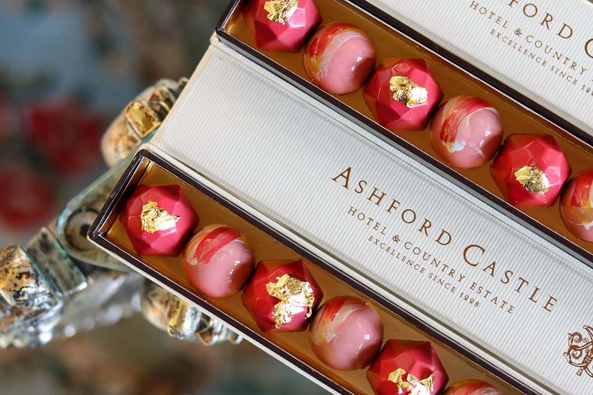 paulapastry's tweet photo. 'It's Friday - and we're ready for the weekend'💚

Lots and lots of Amenities leaving our Chocolate Room Today👌
@ashfordcastle 
@red_carnation

#Howwetreadright https://t.co/xxh42IojqB