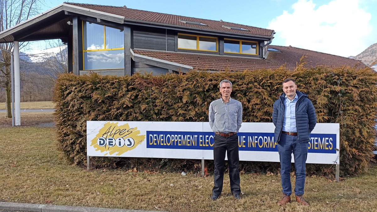 FavierSebastien's tweet image. J'ai rencontré #AlpesDeis pour la première fois 
afin de préparer l'industrialisation de #thiefshell 100% #madeinFrance 🇫🇷 aux côtés d'#ApieLogistic

#invention #brevet #technologie #France 

👉 Site web : spinti.tech