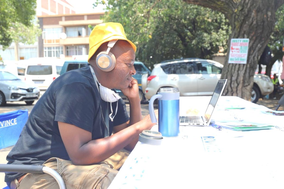 GautengeGov's tweet photo. Bringing services closer to the Vereeniging community.
The e-Gov and Gauteng Provincial Treasury buses are also on-site providing various services to the citizens.
Services on offer include:
- Offering Central Supplier Database (CSD) registration for SMMEs
#UseOurServices https://t.co/3mY6UivjrS