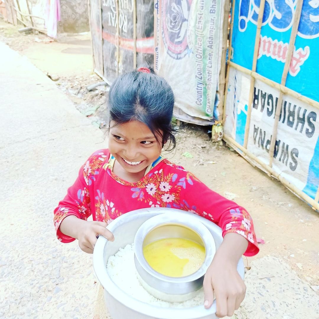 Srishti Jain Kawatra (@srishtikawatra) on Twitter photo Knowing that someone sleeps a full-stomach and peacefully because of my efforts #HelloHappiness #TweetAMeal
<a href="/FeedingIndia/">Feeding India</a> #ZeroHunger Knowing that someone sleeps a full-stomach and peacefully because of my efforts #HelloHappiness #TweetAMeal
<a href="/FeedingIndia/">Feeding India</a> #ZeroHunger