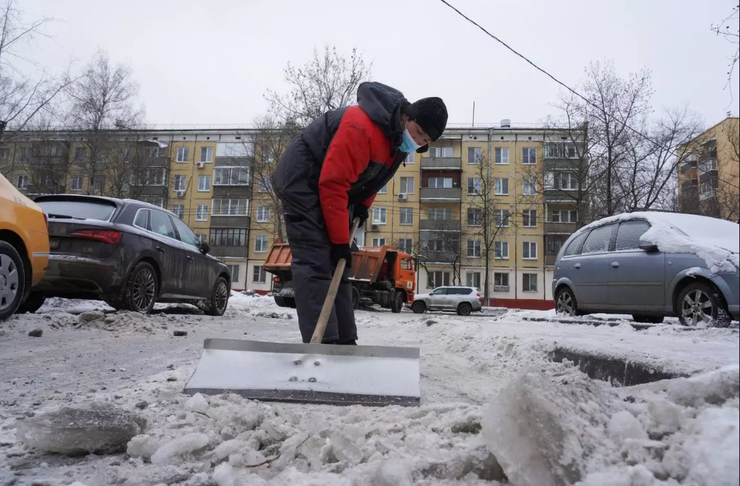 Общественные работы являются социально значимым и перспективным направлением.  Участие в таких работах для безработных граждан - это возможность поддержать свою семью материально, имея доп.источник семейного бюджета, и не утратить социальную активность, уверенность в своих силах.