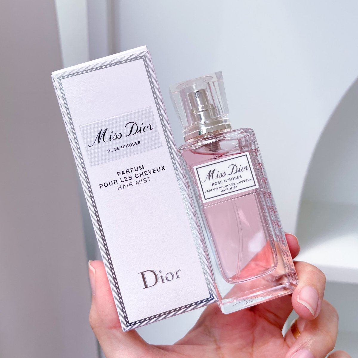 แจก Hair Mist ของ Dior ค้าบ เอาไปฉีดผมกันหอมๆกัน
💖 รี ฟอล (อีก 3 วันมาประกาศเลย)