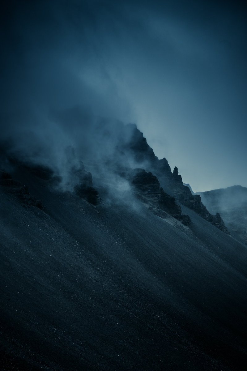 manfredteh's tweet photo. GM photographers and NFT artists 👋 ☕️ Happy Friday! Can I see your mountain shots? 🇮🇸 https://t.co/wJXcLZPeuz