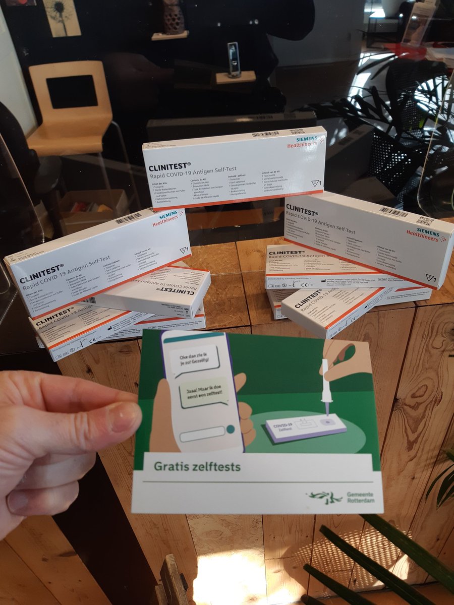 Bij huis van de wijk Irene aan de Oudelandstraat Rtd gratis zelftests op te halen. Goede actie van gemeente Rotterdam.